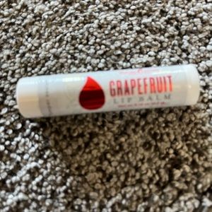 Young living grapefruit lip balm